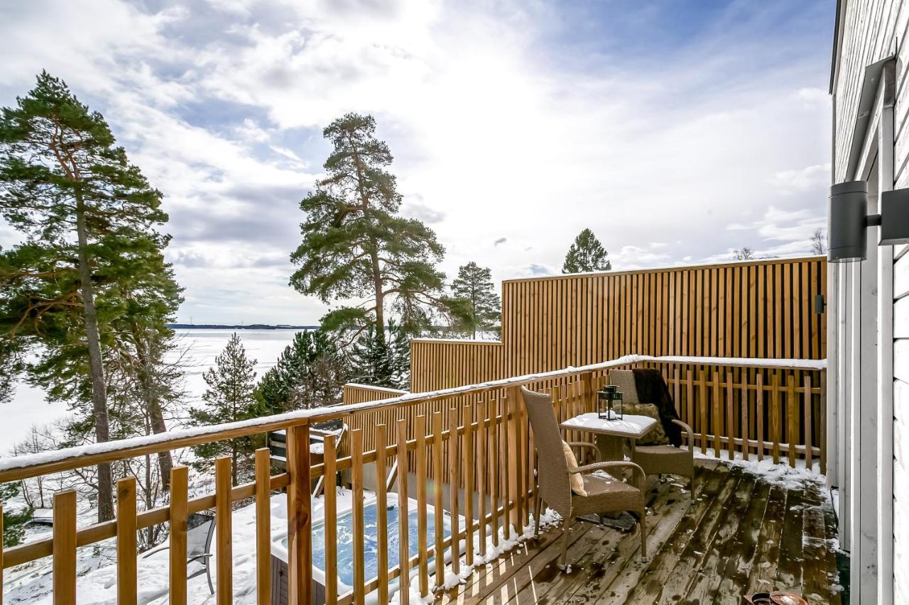 Villa Relaxing Oasis With Jacuzzi - Amazing View & Private Pier Stoccolma
