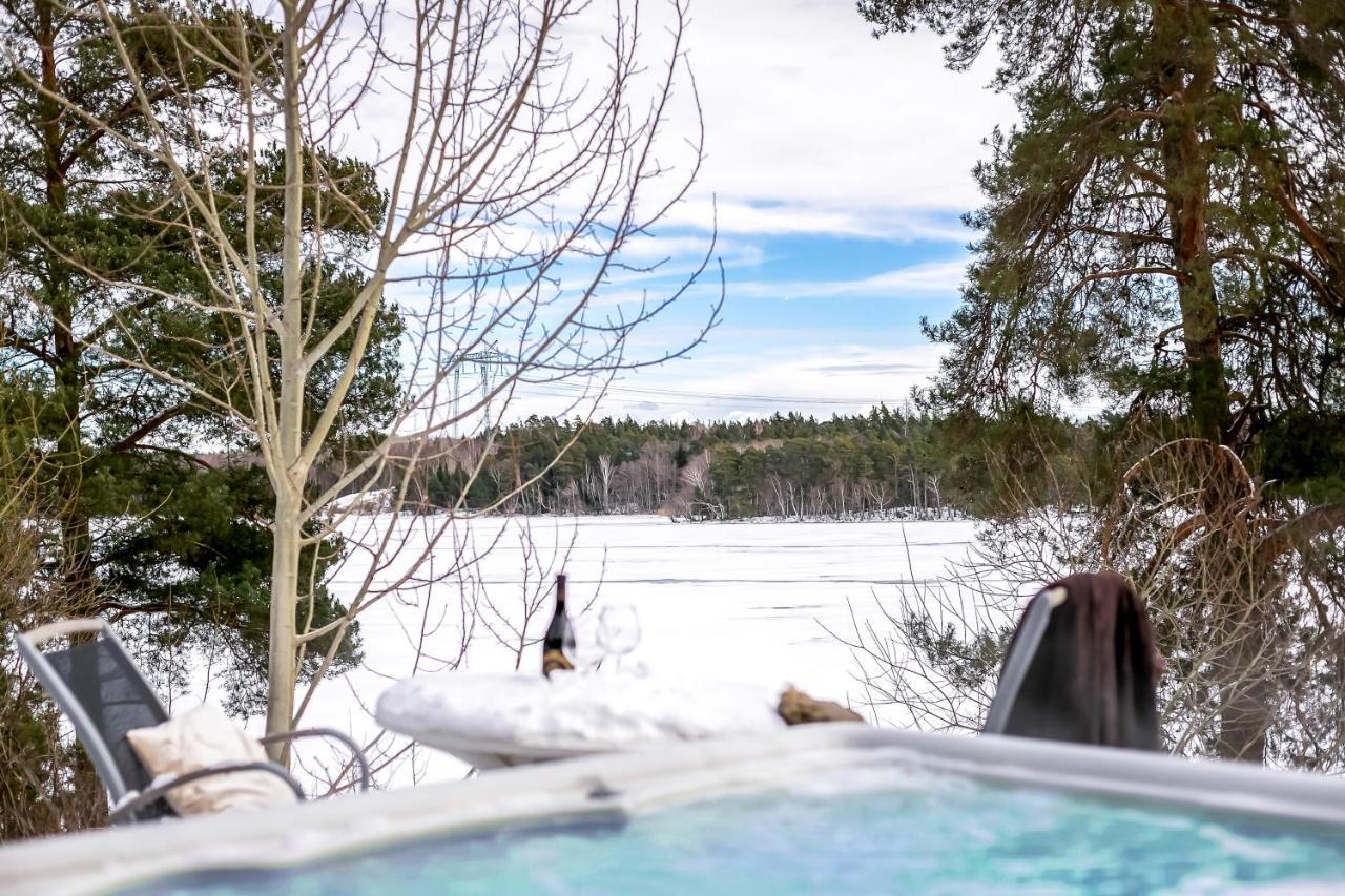 Villa Relaxing Oasis With Jacuzzi - Amazing View & Private Pier Stoccolma